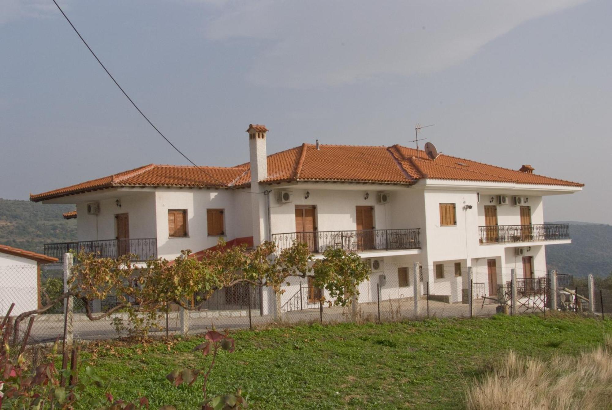 Guesthouse Arsenis Калампака Экстерьер фото